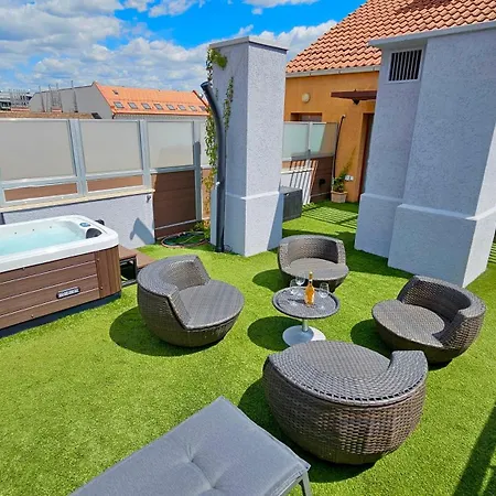 Jacuzzi Tuscany Terrace Free Parking Apartman Budapest
