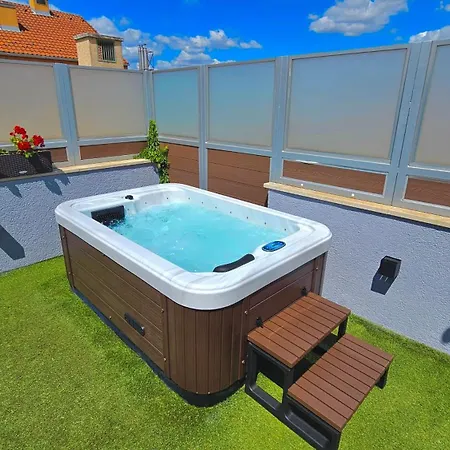 Jacuzzi Tuscany Terrace Free Parking