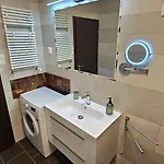 Jacuzzi Tuscany Terrace Free Parking شقة بودابست